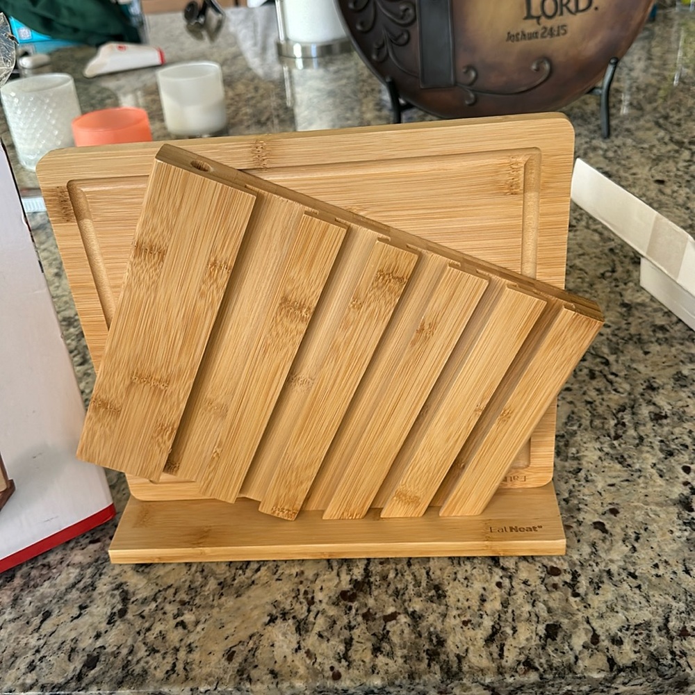 Eat Neat 8 piece set with cutting board
